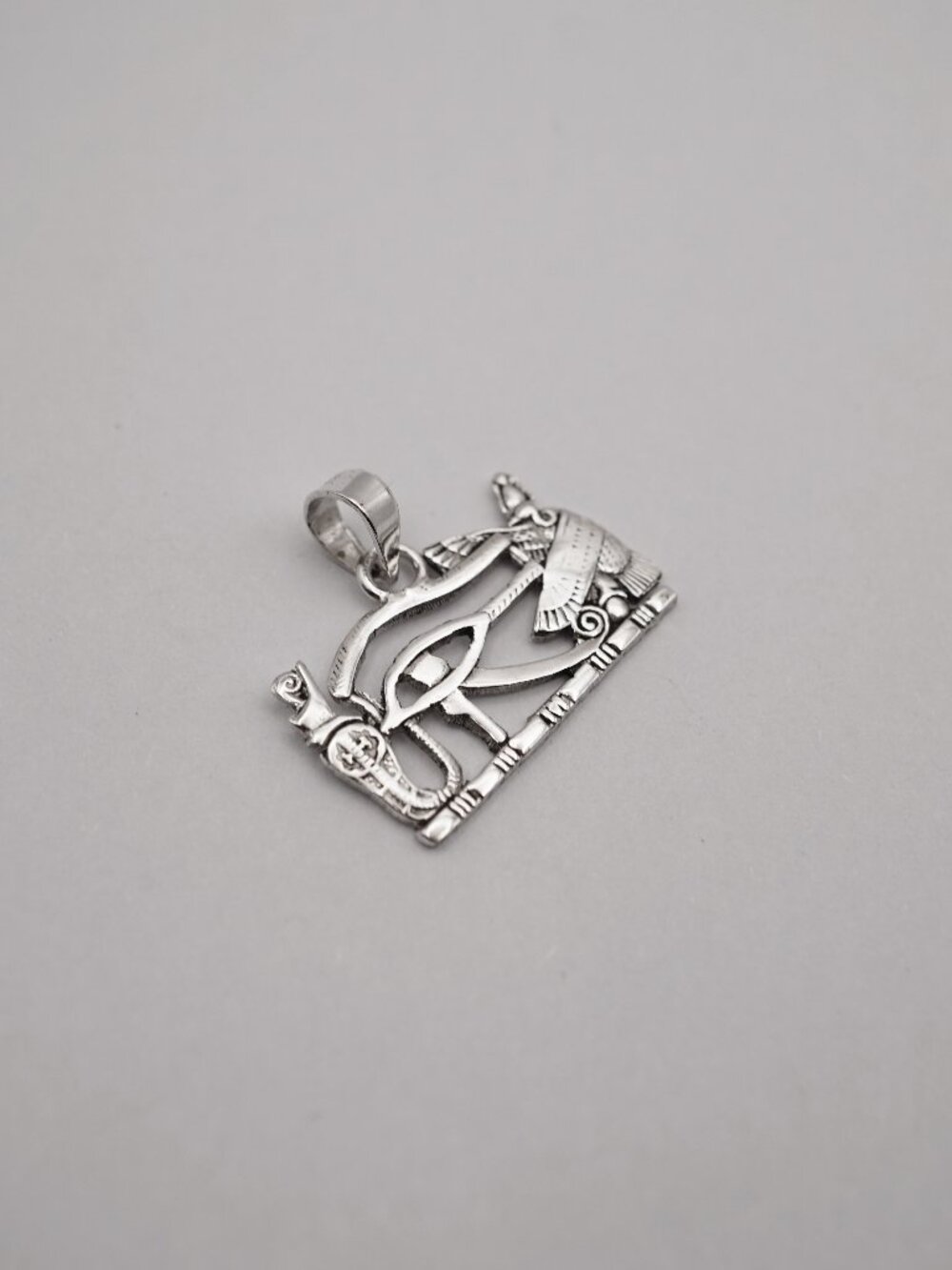 PP012 vintage sterling silver egyptian pendant
